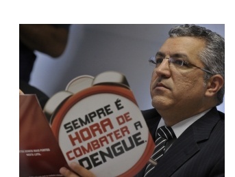 De 561 cidades brasileiras, 48 têm risco de surto de dengue e 236 estão em alerta