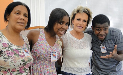 Família Para Nossa Alegria, que virou hit na internet conhece Ana Maria Braga