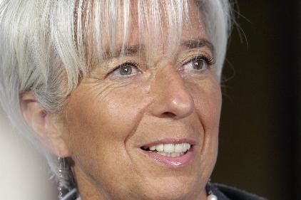 Lagarde afirma que é preciso salvar o euro em menos de 3 meses