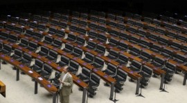 Na volta do Carnaval, deputados estreiam tablets que custaram mais de R$ 609 mil