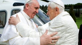 Papa Francisco faz 1ª visita a seu antecessor, Bento XVI