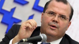 Acordo entre Brasil e China vai facilitar comércio em tempos de crise, diz Tombini