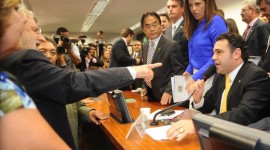 Pastor busca apoio do presidente da Câmara para manter cargo nos Direitos Humanos