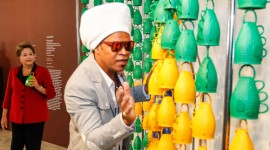 Dilma Rousseff abre a exposição “O olhar que ouve”, de Carlinhos Brown