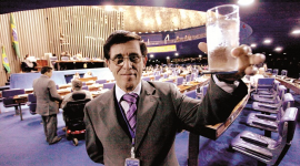 Sete garçons do Senado ganham até R$ 14,6 mil mensais e foram nomeados por atos secretos