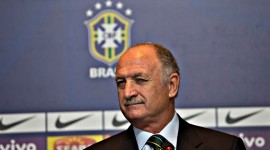 Felipão exclui Kaká e Ronaldinho da lista para a Copa das Confederações