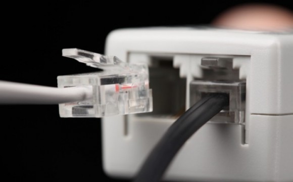 Brasil tem mais de 100 milhões de acessos à internet em banda larga