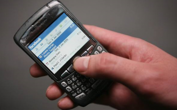 Anatel diz que operadoras de celular não atingiram metas sobre conexão à internet