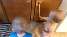 Vídeo YouTube: O  brinquedo mais divertido do mundo na imaginação de duas crianças