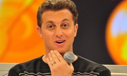 Gafe – Contratado da Tim, Luciano Huck posta foto usando celular da Vivo
